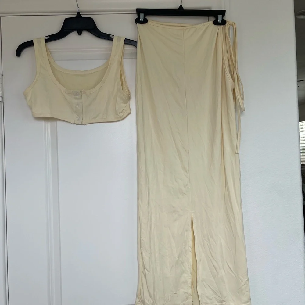2 piece Women's yellow top and skirt set - Picture 2 of 8